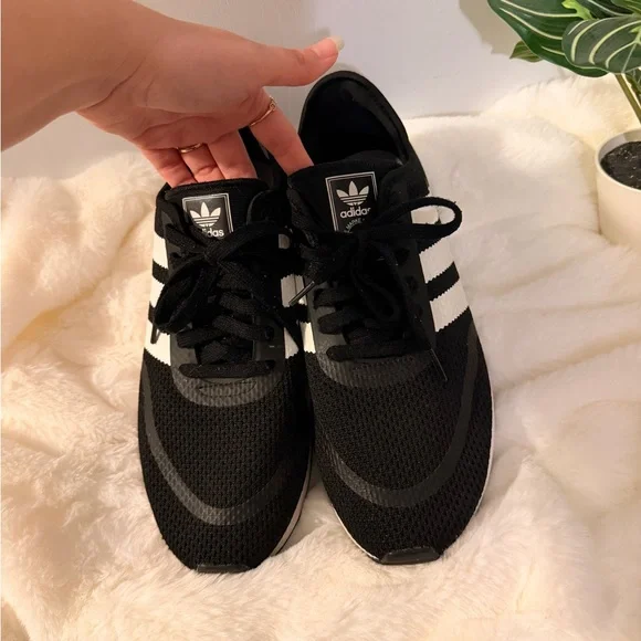 Adidas Black and White Sneakers with Gold Detail - Picture 4 of 7